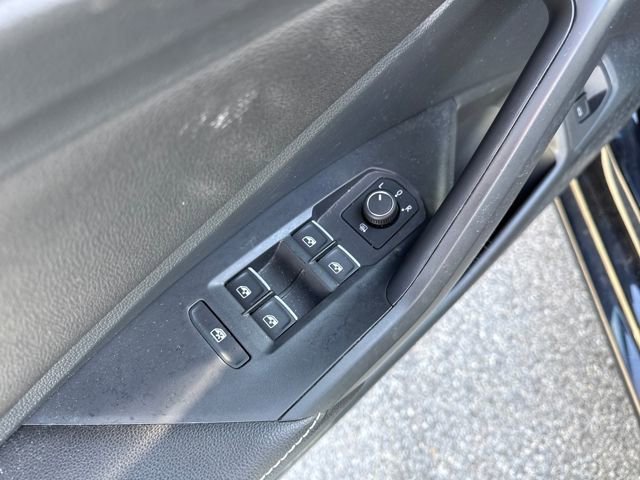 Used 2023 Volkswagen Jetta SE image 23