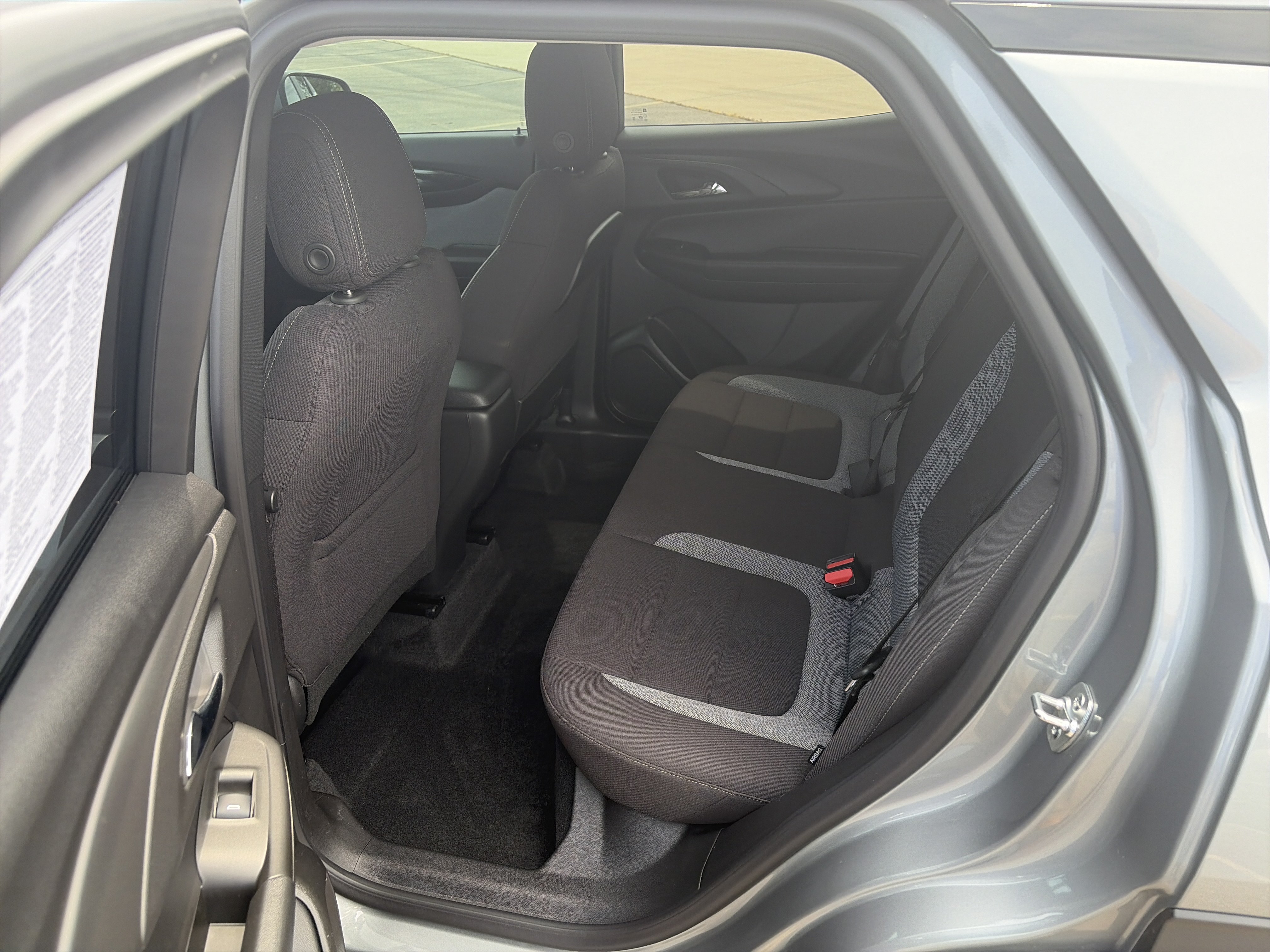 Used 2024 Chevrolet TrailBlazer LT w/ LT Cold Weather Package FWD image 11