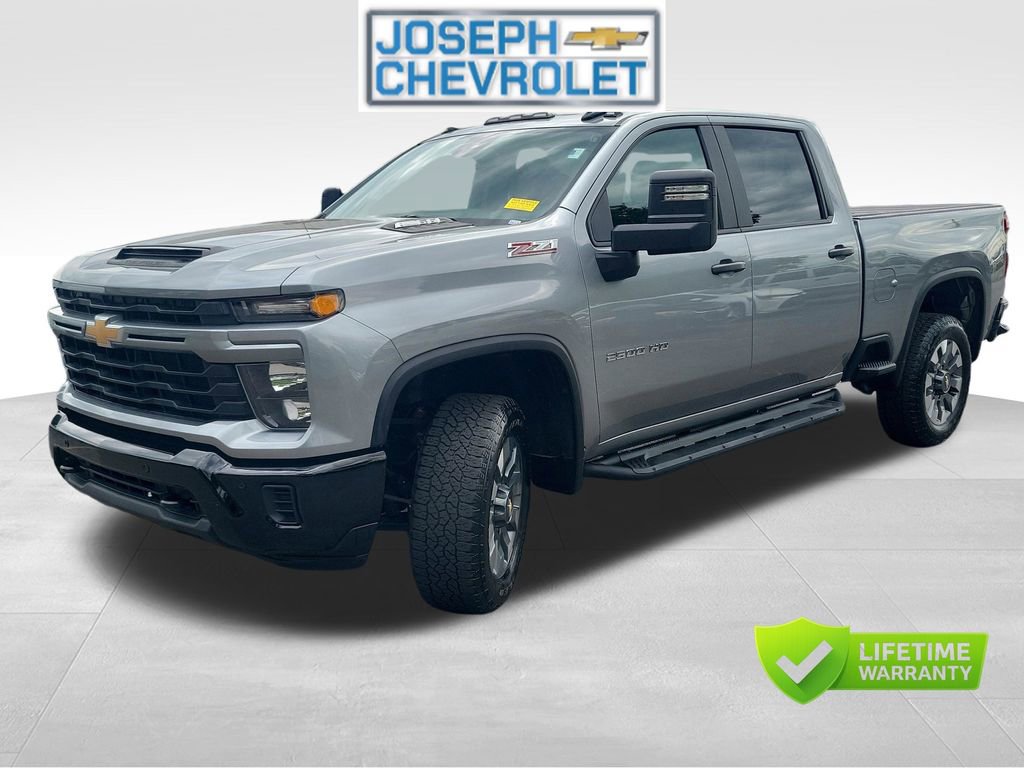 Used 2025 Chevrolet Silverado 2500 Custom w/ Custom Value Package AWD/4WD image 2