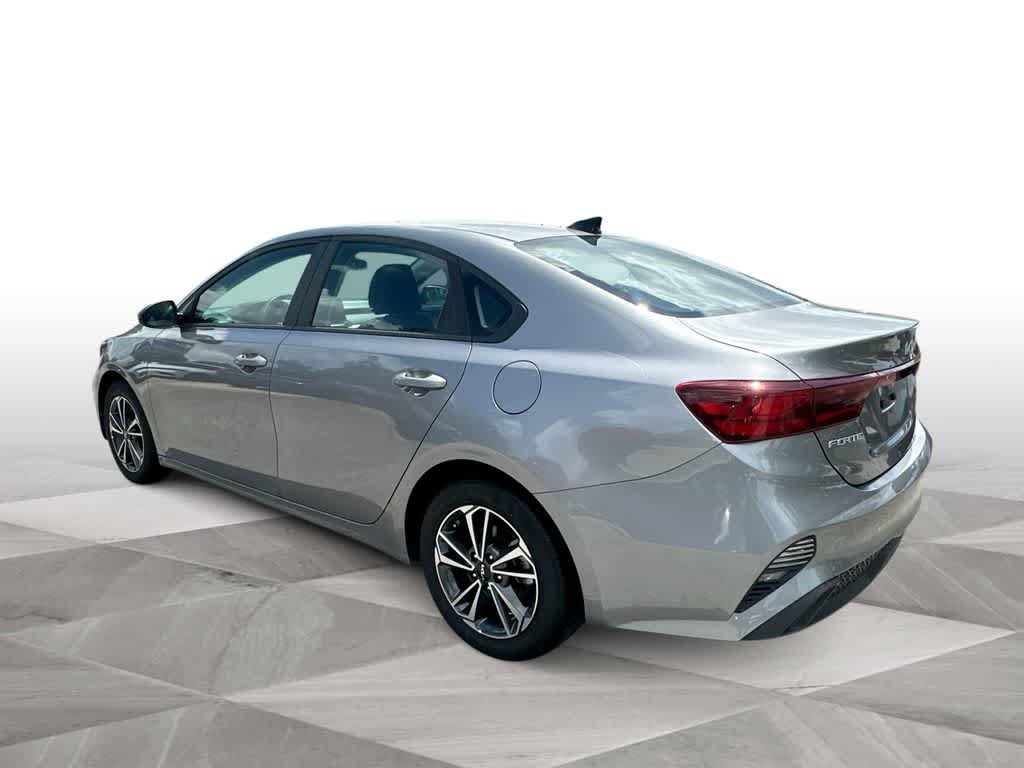 Used 2024 Kia Forte LXS w/ LXS Technology Package FWD image 6