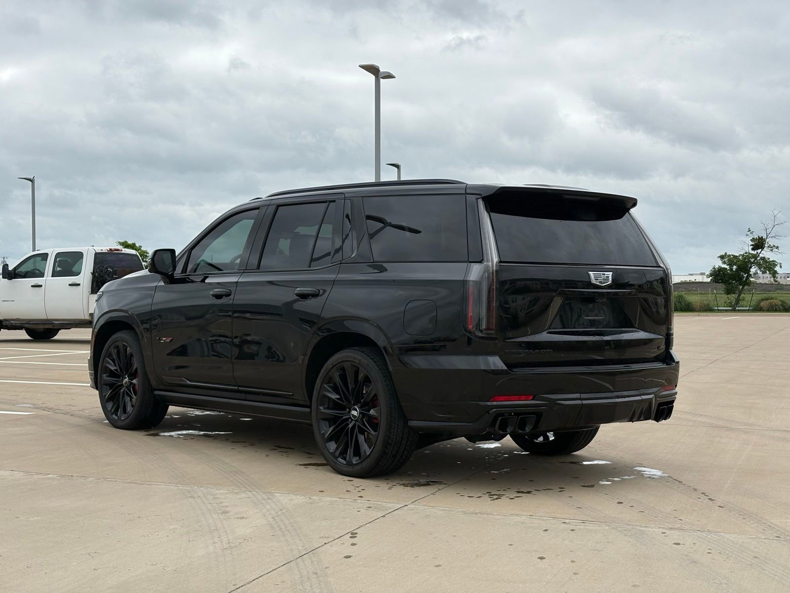 Certified 2025 Cadillac Escalade V w/ LPO, ONYX Package AWD/4WD image 5