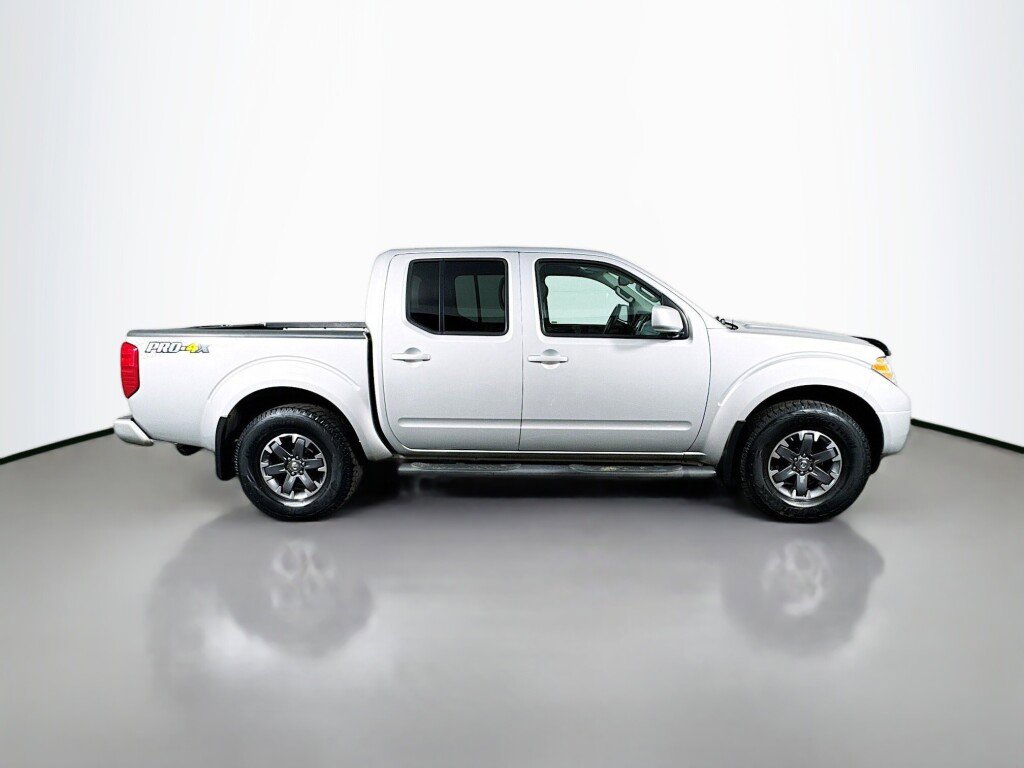 Used 2016 Nissan Frontier PRO-4X image 6
