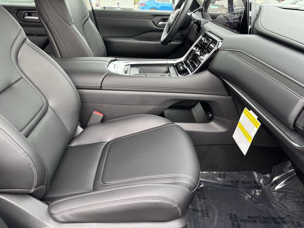 New 2026 Nissan Armada SV image 9