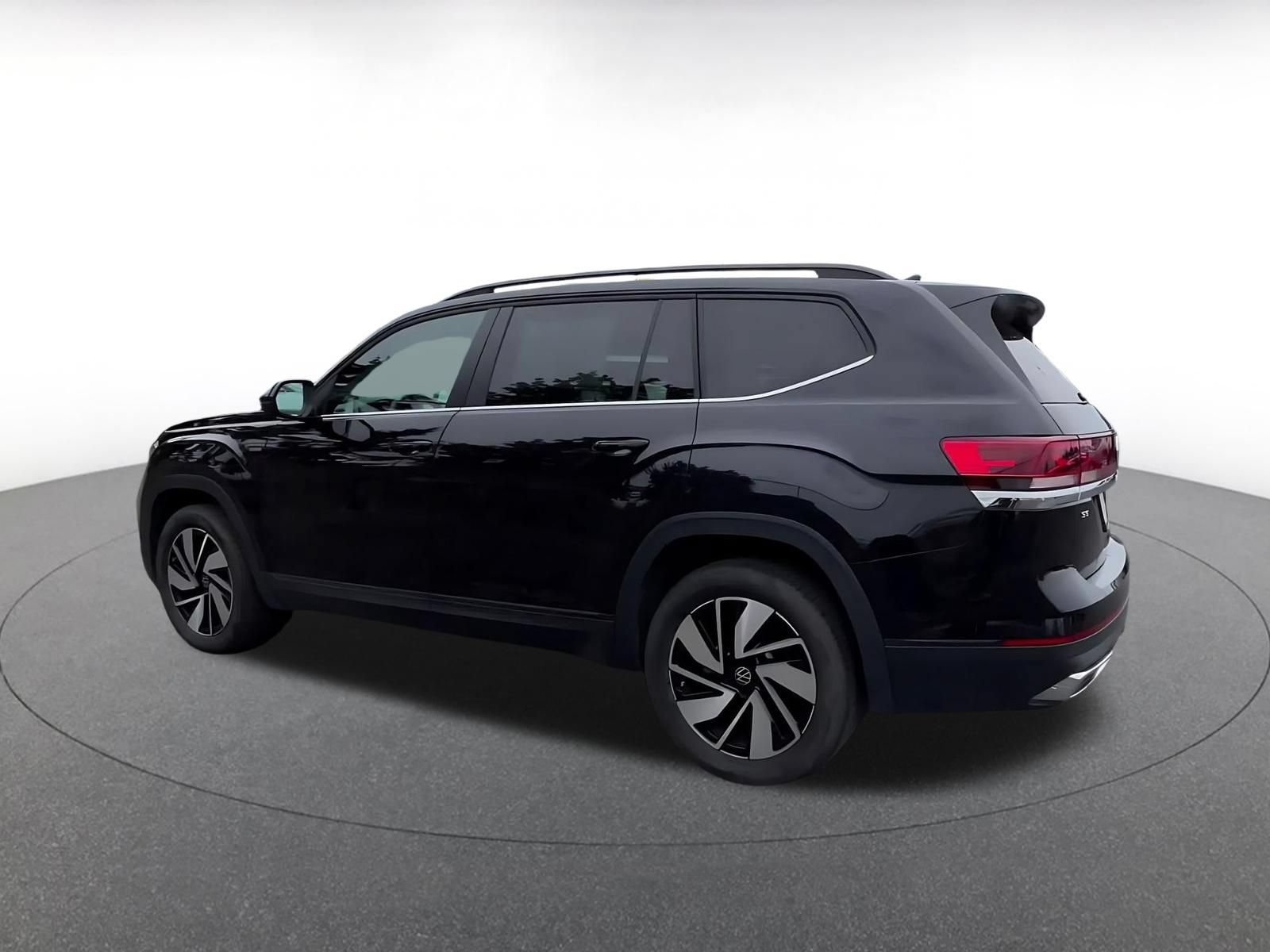 Used 2026 Volkswagen Atlas SE FWD image 10