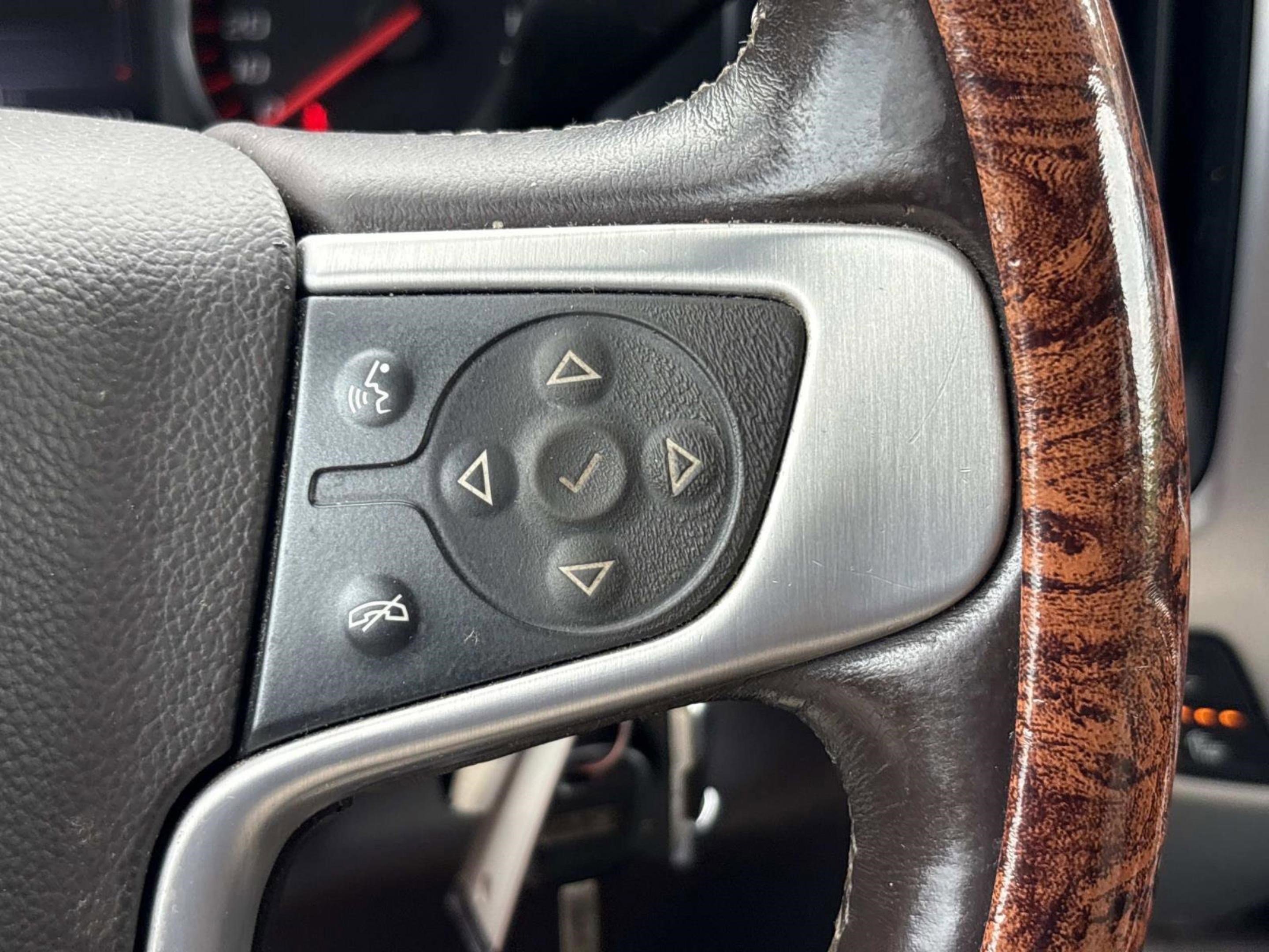 Used 2015 GMC Sierra 1500 SLT w/ SLT Crew Cab Value Package image 26