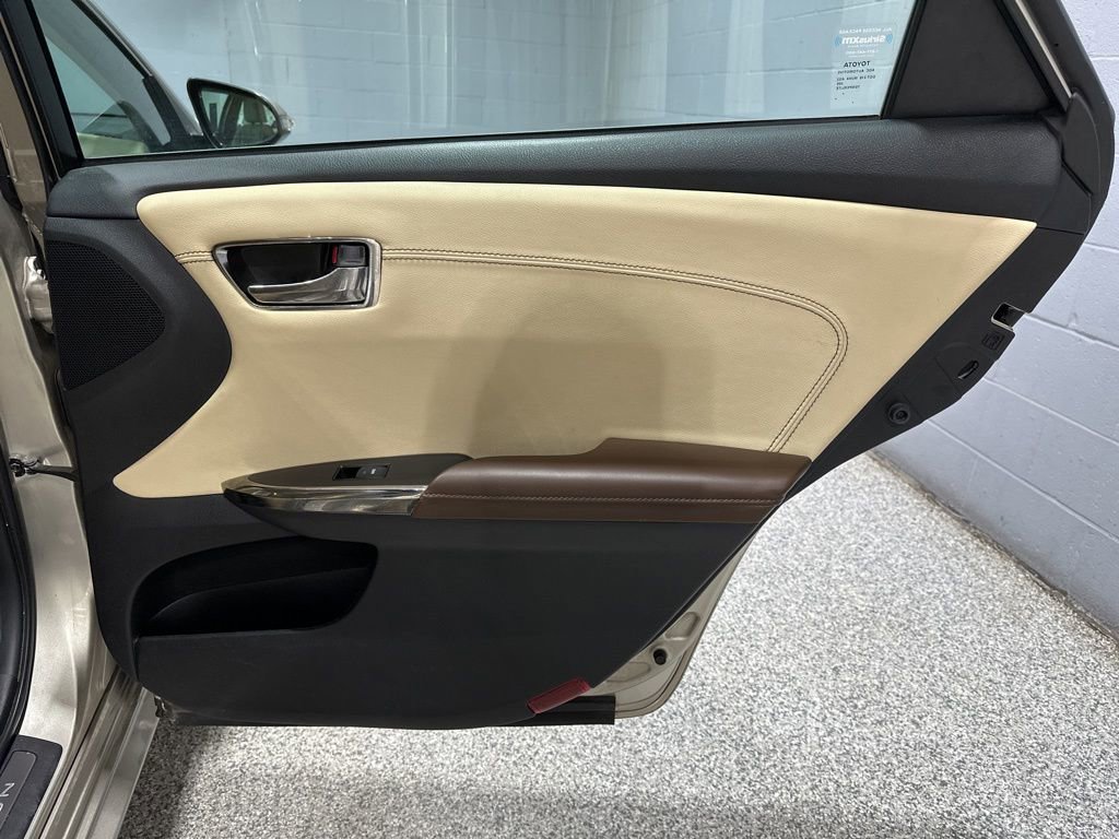 Used 2014 Toyota Avalon Limited image 20