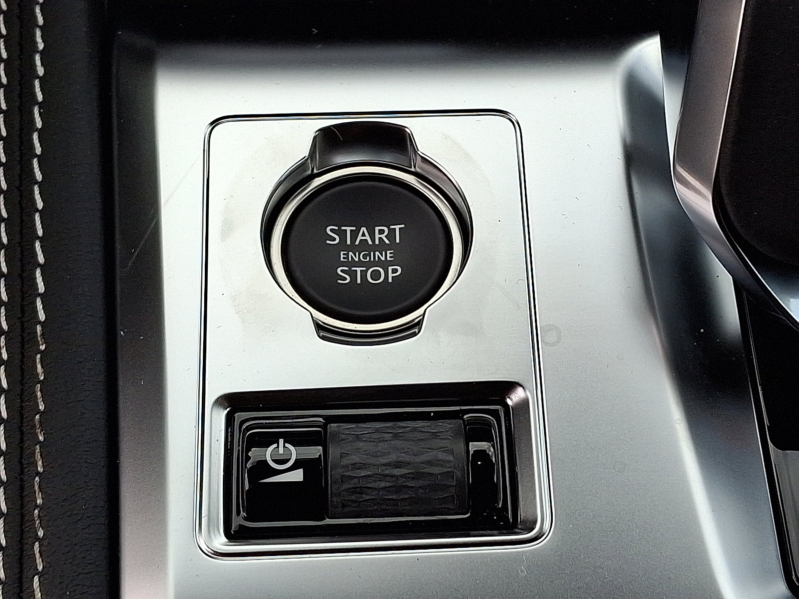 New 2025 Jaguar F-PACE R-Dynamic S image 20