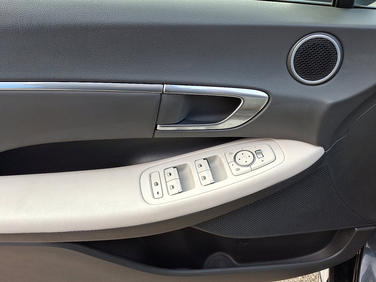 Used 2023 Hyundai Sonata SEL w/ Convenience Package image 13