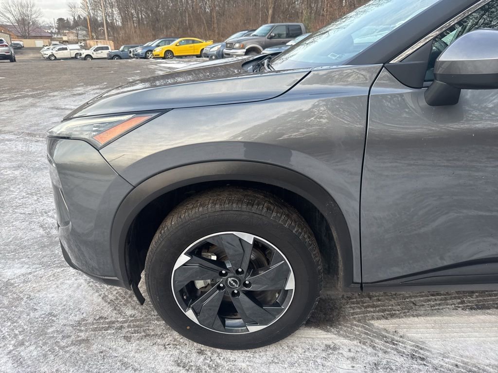 Used 2024 Nissan Rogue SV image 6
