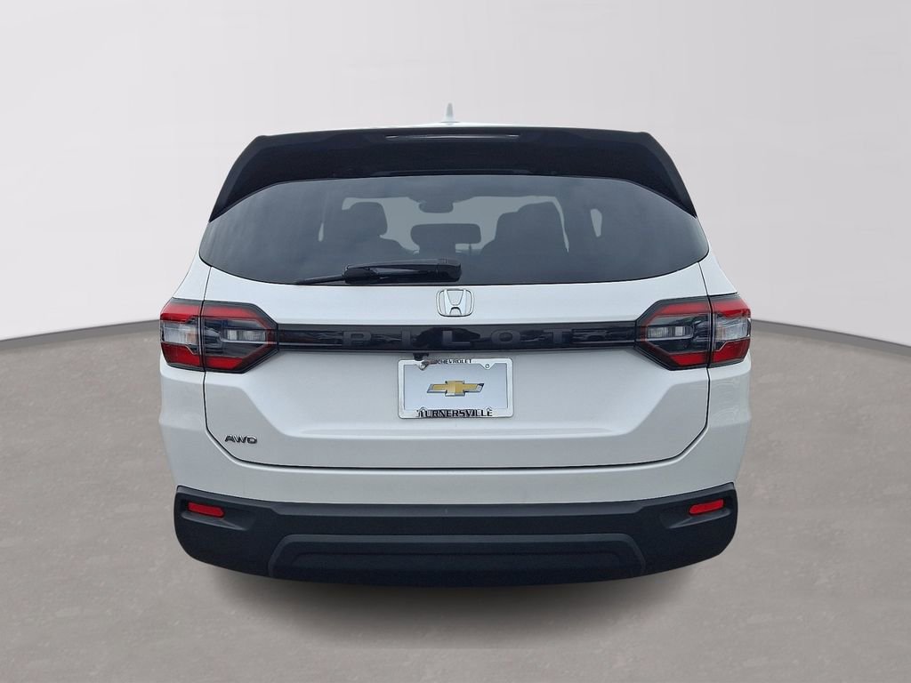 Used 2023 Honda Pilot LX image 5