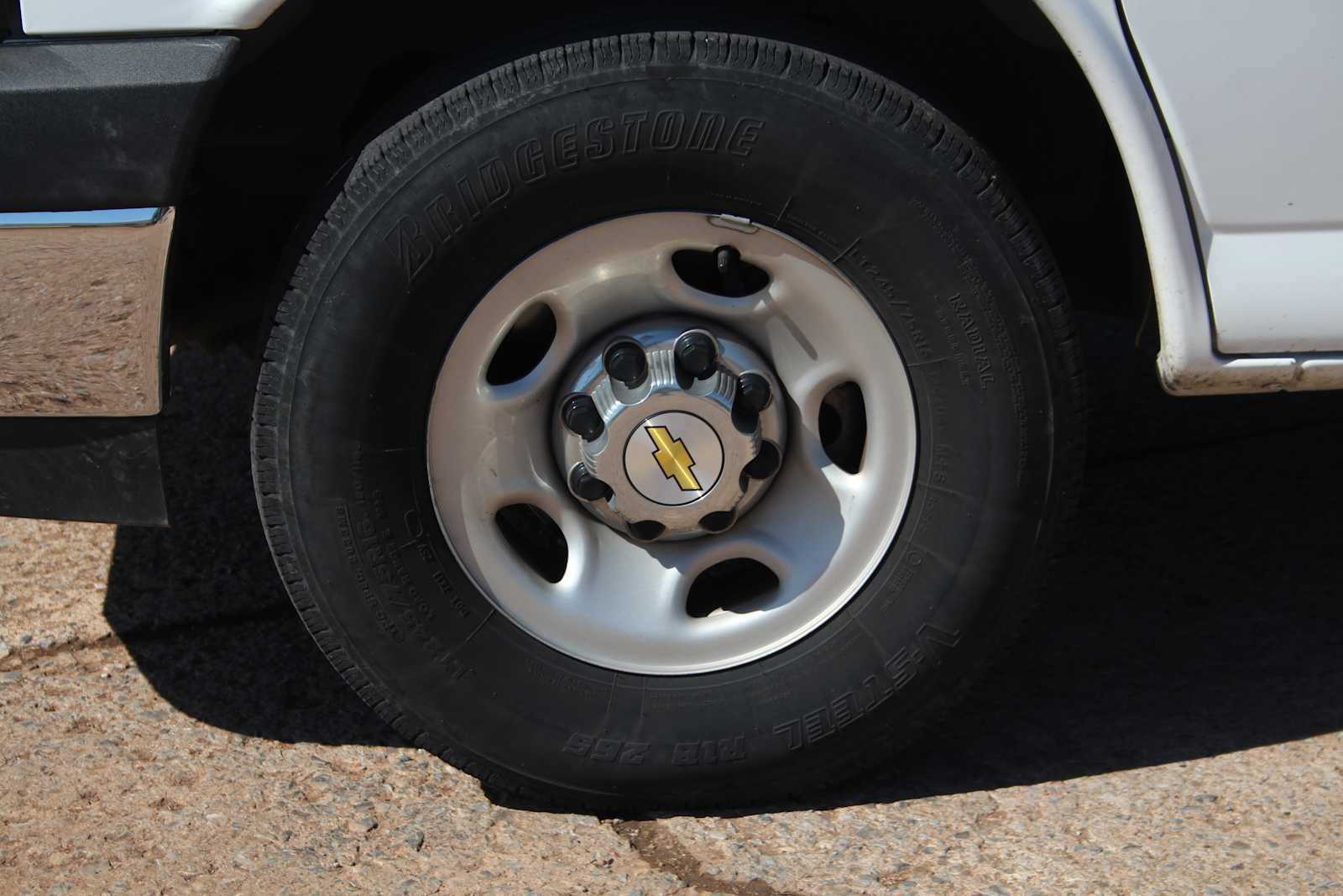 Used 2025 Chevrolet Express 3500 LT w/ LT Preferred Equipment Group RWD image 17