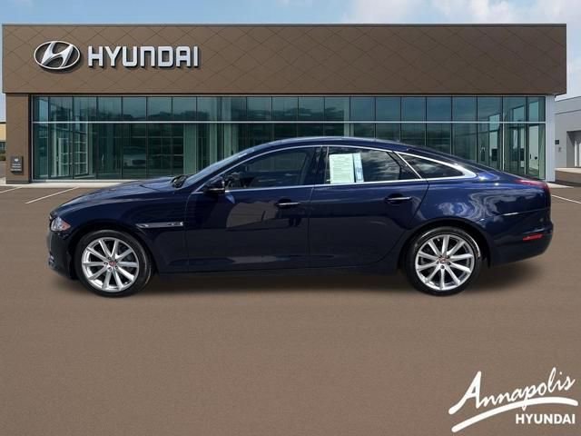 Used 2015 Jaguar XJ image 2