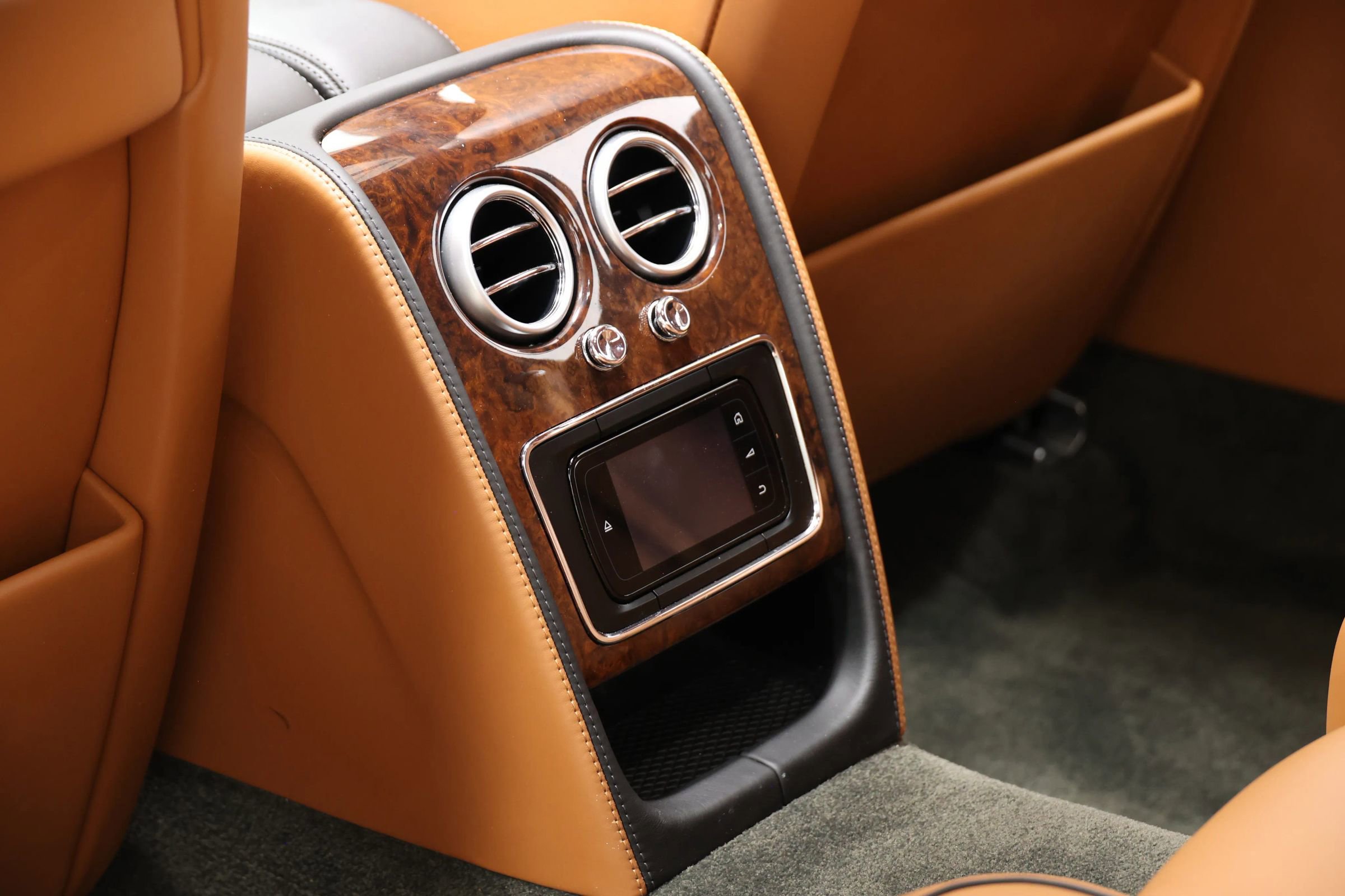 Used 2015 Bentley Flying Spur V8 AWD/4WD image 45