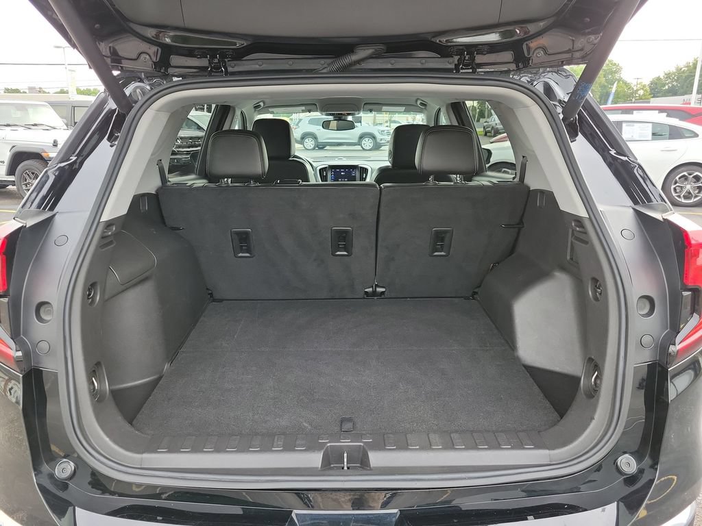 Used 2024 GMC Terrain SLT AWD/4WD image 12