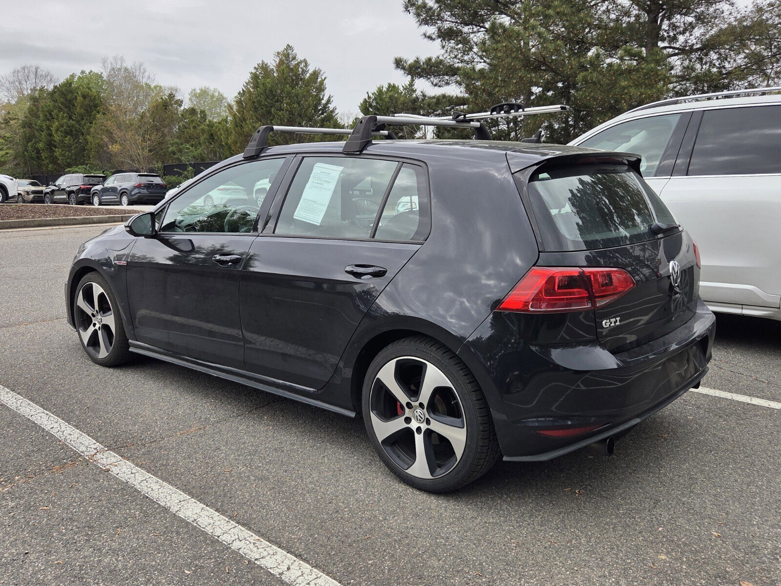 Used 2015 Volkswagen Golf S image 4