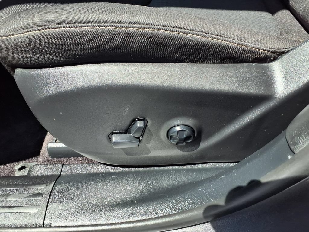 Used 2016 Jeep Cherokee Latitude w/ Safety/Convenience Group FWD image 21