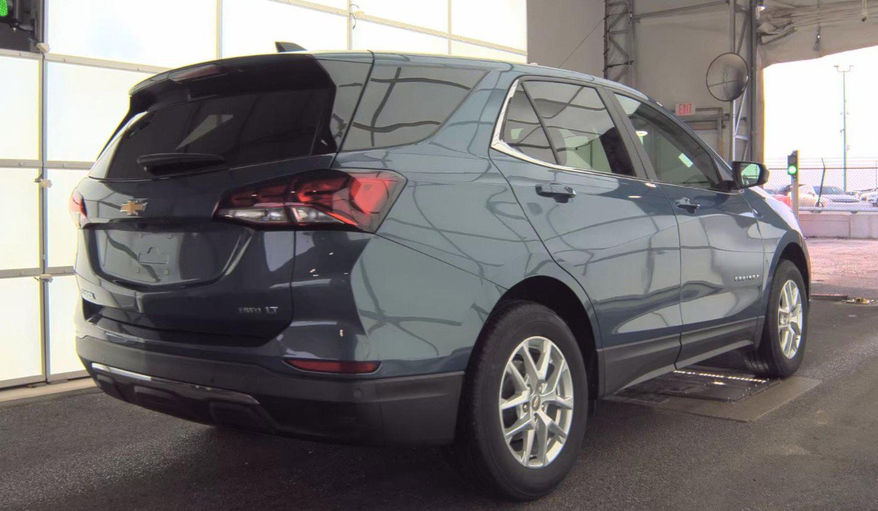 Used 2024 Chevrolet Equinox LT AWD/4WD image 7