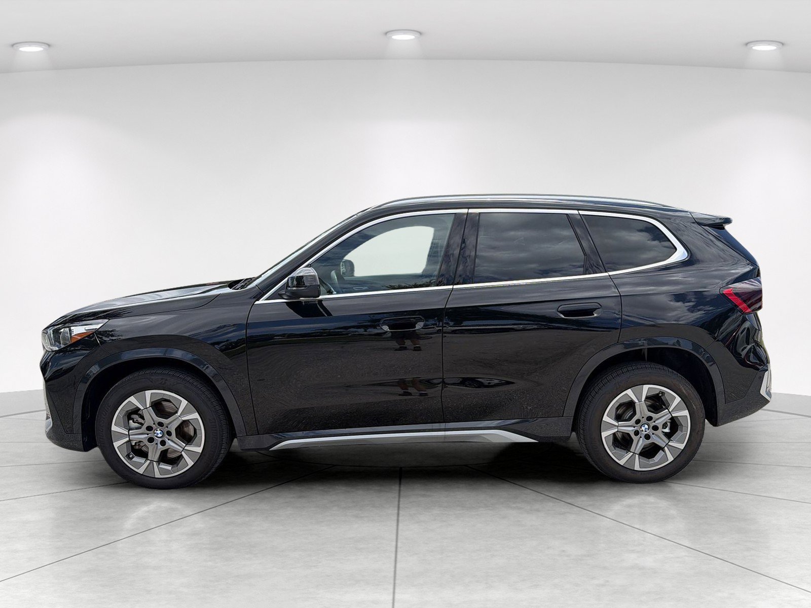 New 2026 BMW X1 xDrive28i AWD/4WD image 7