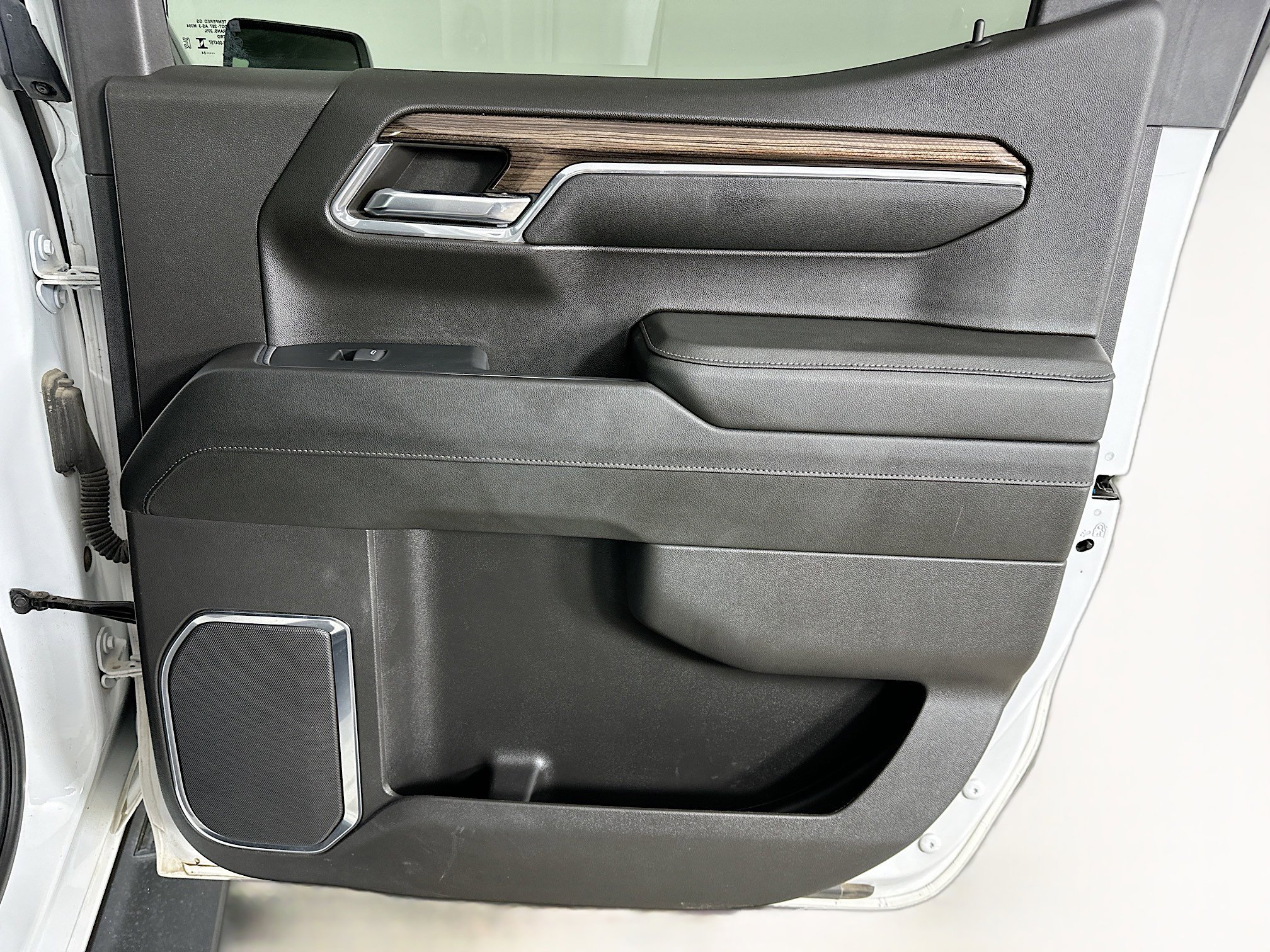 Used 2024 Chevrolet Silverado 1500 LT Trail Boss w/ Protection Package image 30