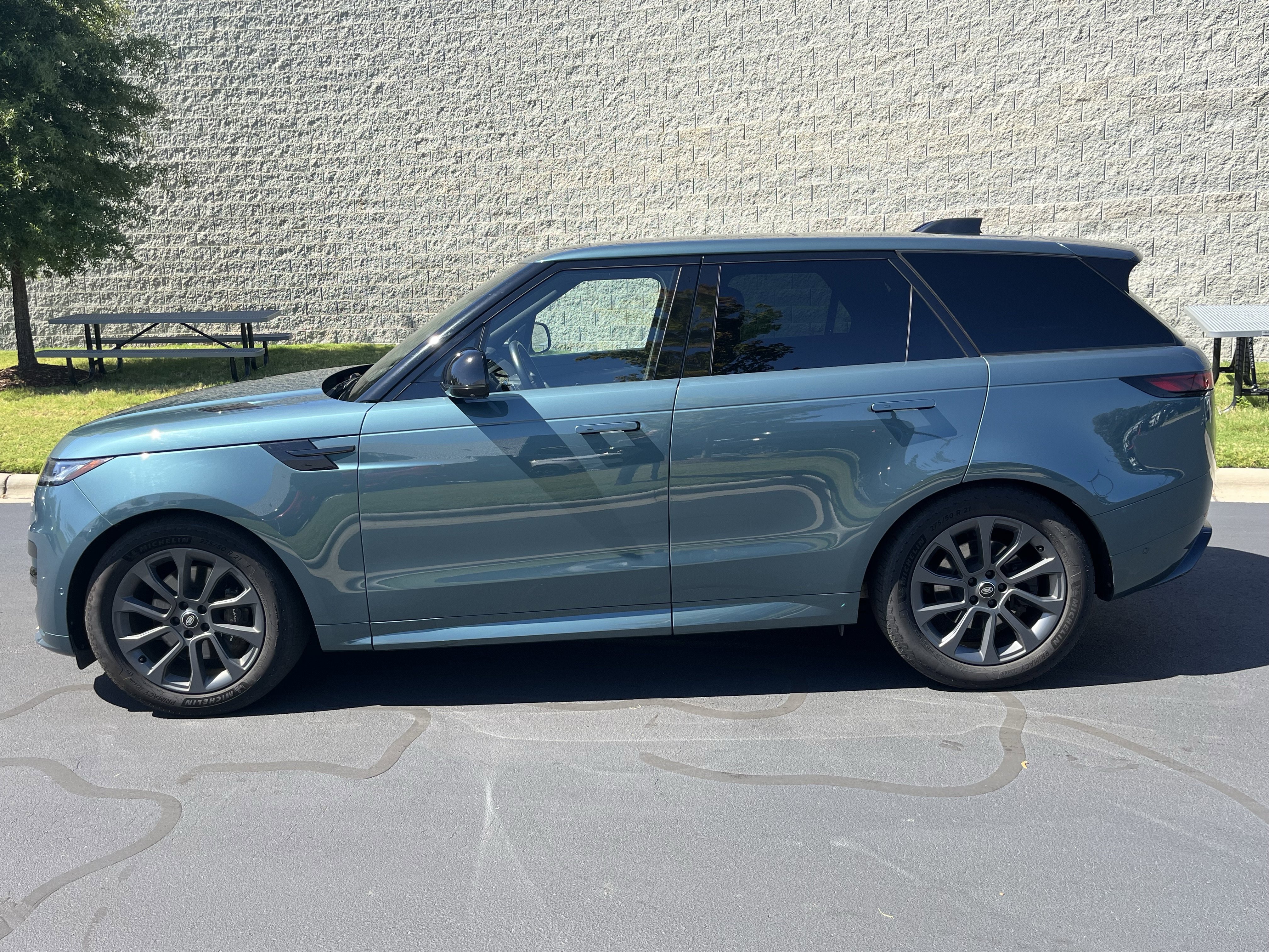 Used 2024 Land Rover Range Rover Sport Dynamic SE image 4
