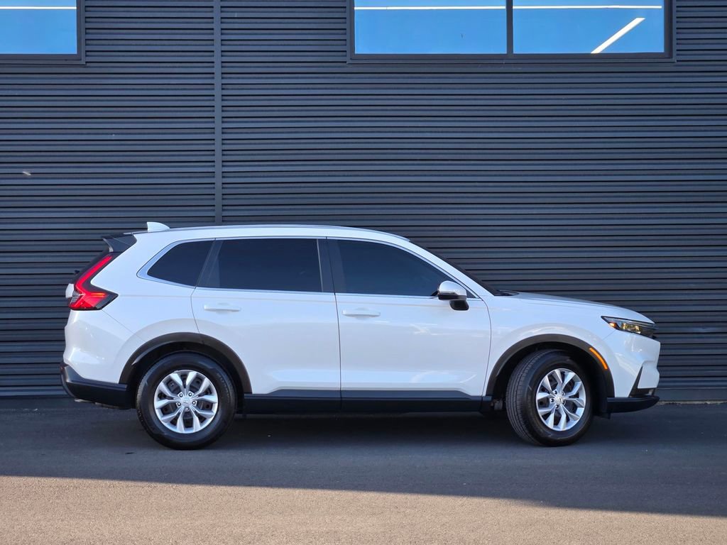 Used 2025 Honda CR-V LX image 3
