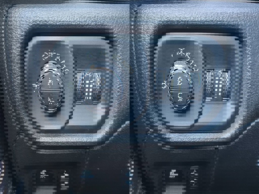 Used 2021 RAM 1500 Laramie w/ Off Road Group image 24