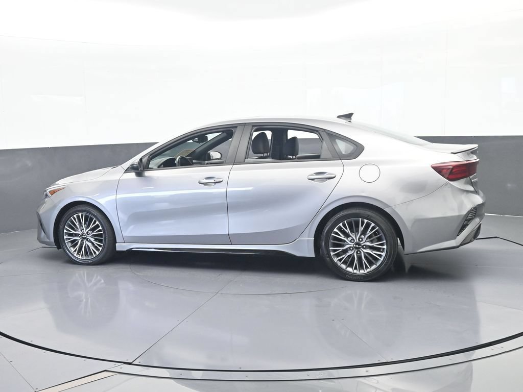 Used 2023 Kia Forte GT-Line w/ GT-Line Premium Package FWD image 3