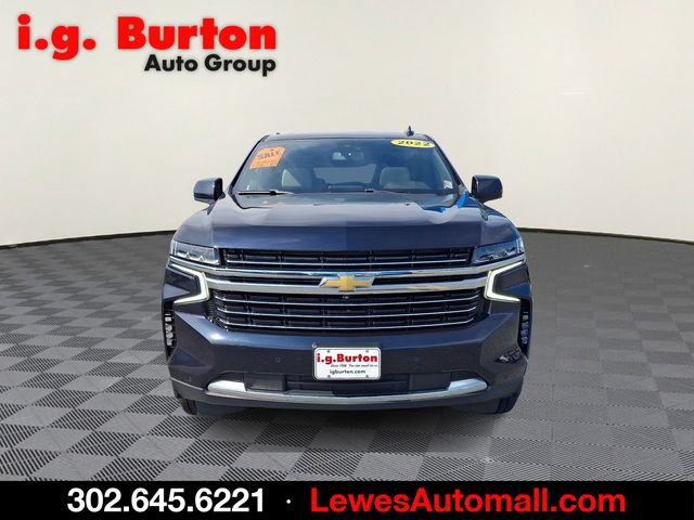 Used 2022 Chevrolet Suburban LT w/ Luxury Package AWD/4WD image 2