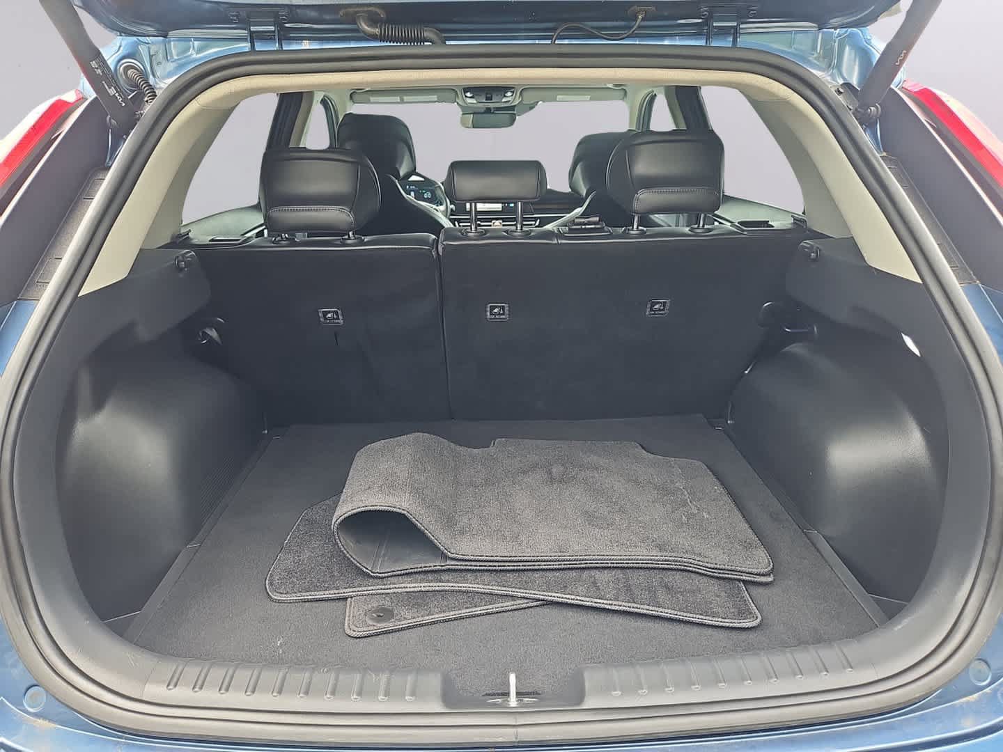 Used 2023 Kia Niro SX Touring FWD image 33