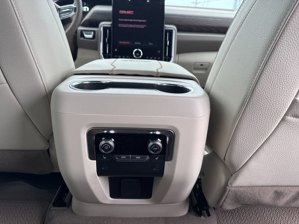 New 2026 GMC Yukon Denali AWD/4WD image 28