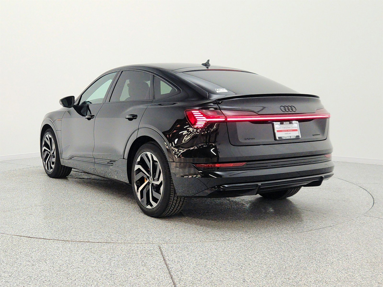 Used 2023 Audi e-tron Premium Plus w/ Premium Plus Package AWD/4WD image 7