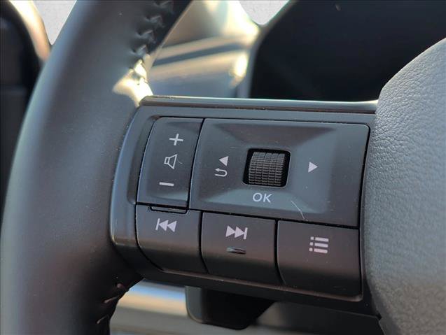 Used 2026 Nissan Rogue SV AWD/4WD image 14