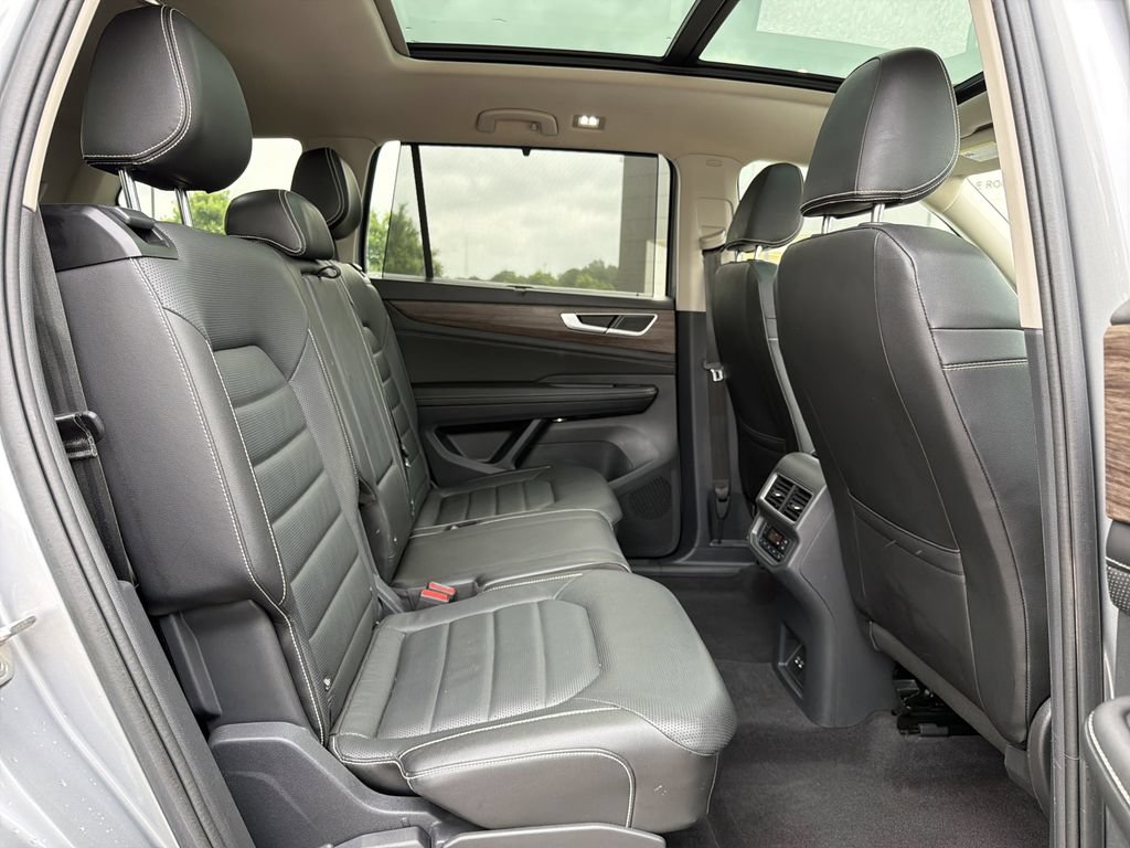 Used 2024 Volkswagen Atlas SEL AWD/4WD image 17