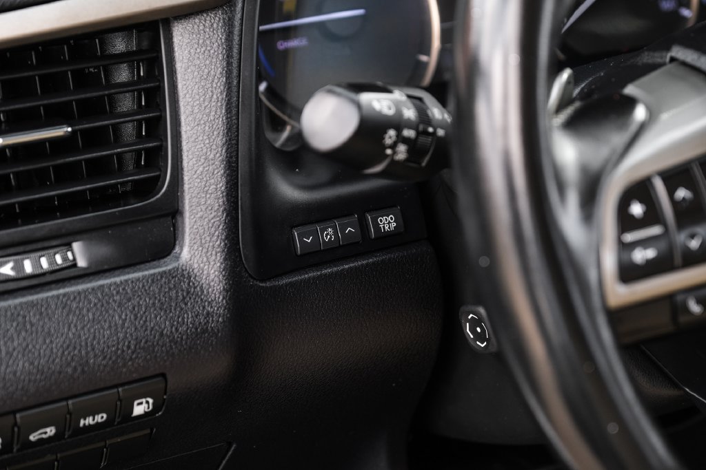 Used 2021 Lexus RX 450h AWD w/ Luxury Package image 29
