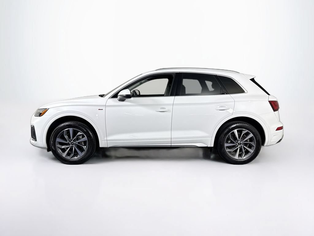 Used 2023 Audi Q5 2.0T Premium Plus w/ Premium Plus Package AWD/4WD image 2