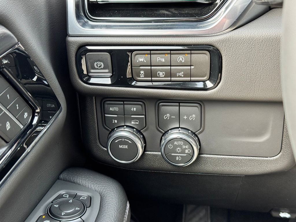 New 2026 GMC Yukon XL Denali w/ Sun & Power Step Package AWD/4WD image 67