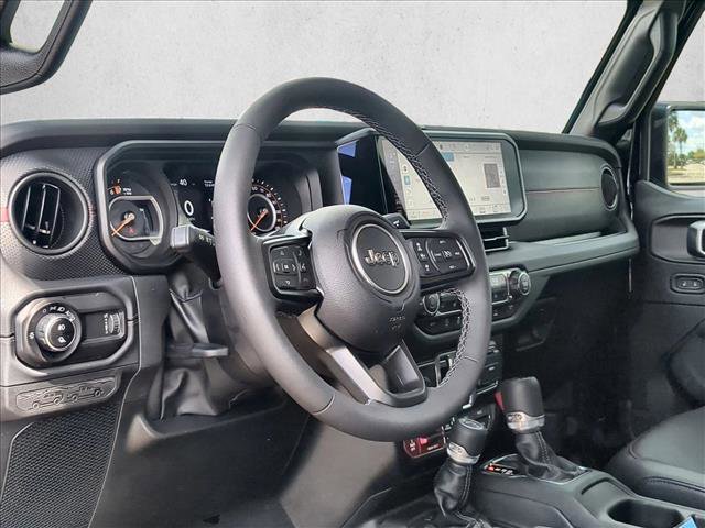 Used 2025 Jeep Gladiator Rubicon w/ Convenience Group AWD/4WD image 9