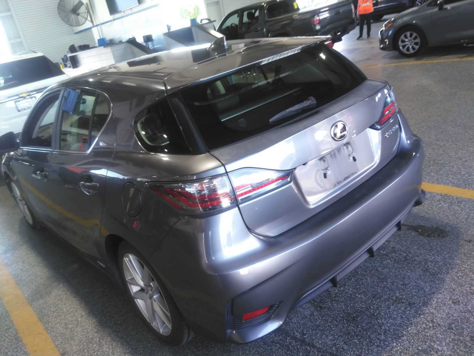 Used 2016 Lexus CT 200h w/ Navigation Package FWD image 11