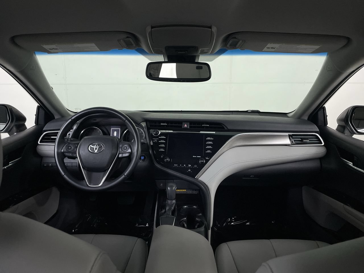 Used 2018 Toyota Camry SE w/ Audio Package FWD image 26