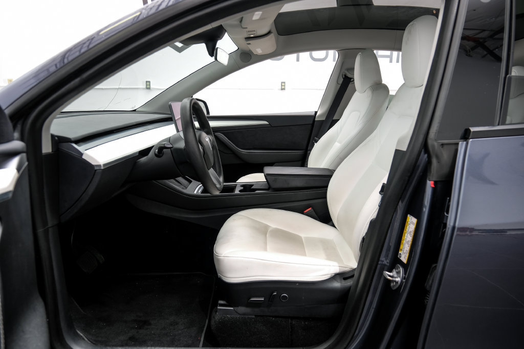 Used 2023 Tesla Model Y Long Range AWD/4WD image 4