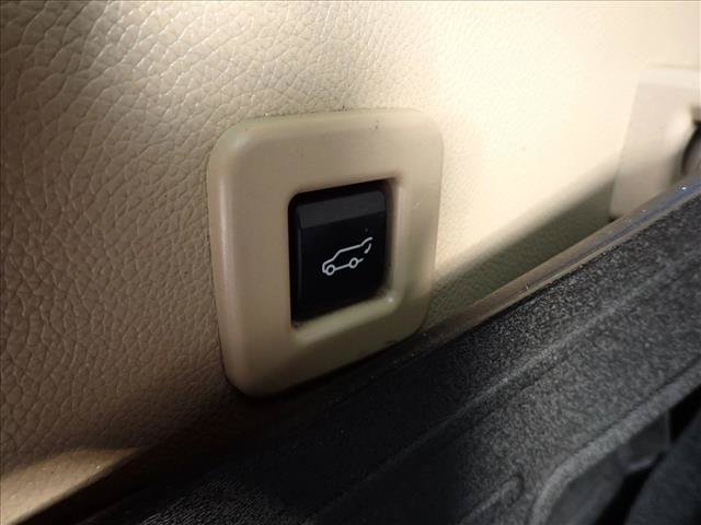 Used 2013 Ford Expedition EL XLT AWD/4WD image 9