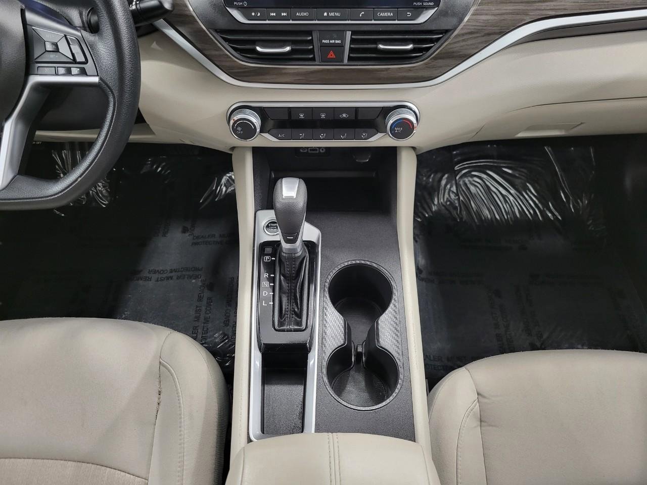 Used 2025 Nissan Altima 2.5 SV image 17