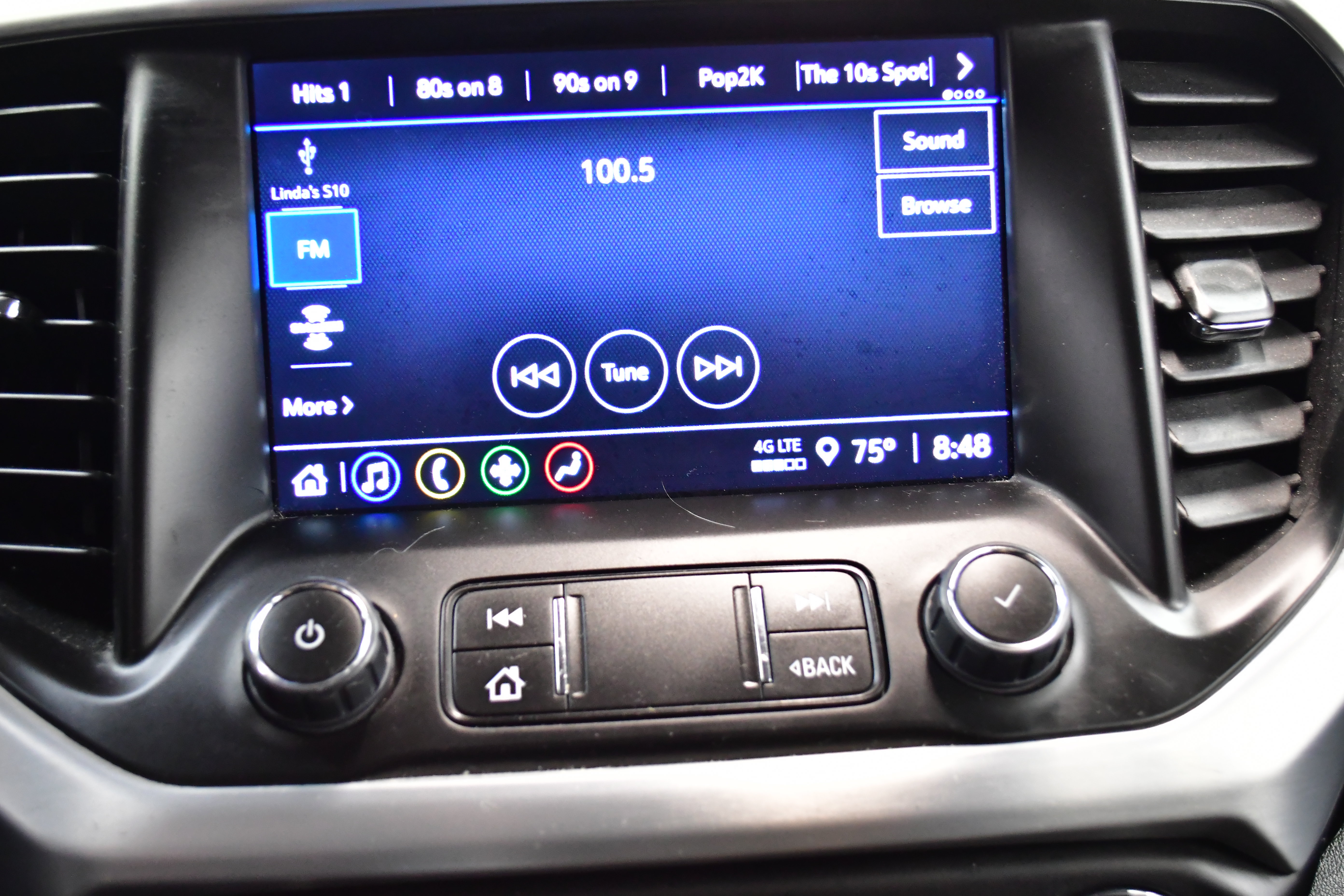 Used 2023 GMC Acadia SLE AWD/4WD image 25