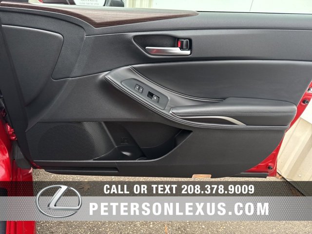 Used 2022 Toyota Avalon XLE image 11