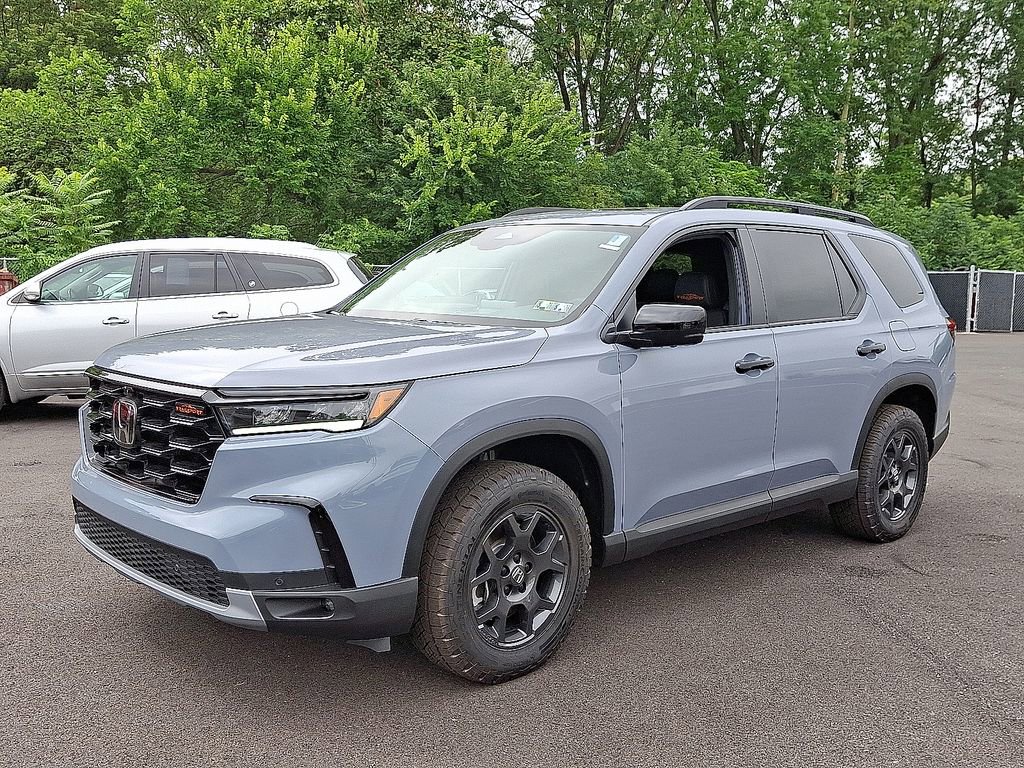 New 2025 Honda Pilot TrailSport image 2