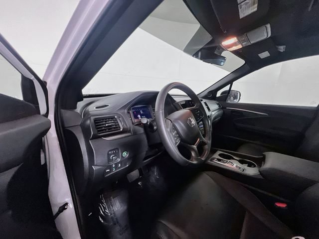 Certified 2025 Honda Passport EX-L image 15