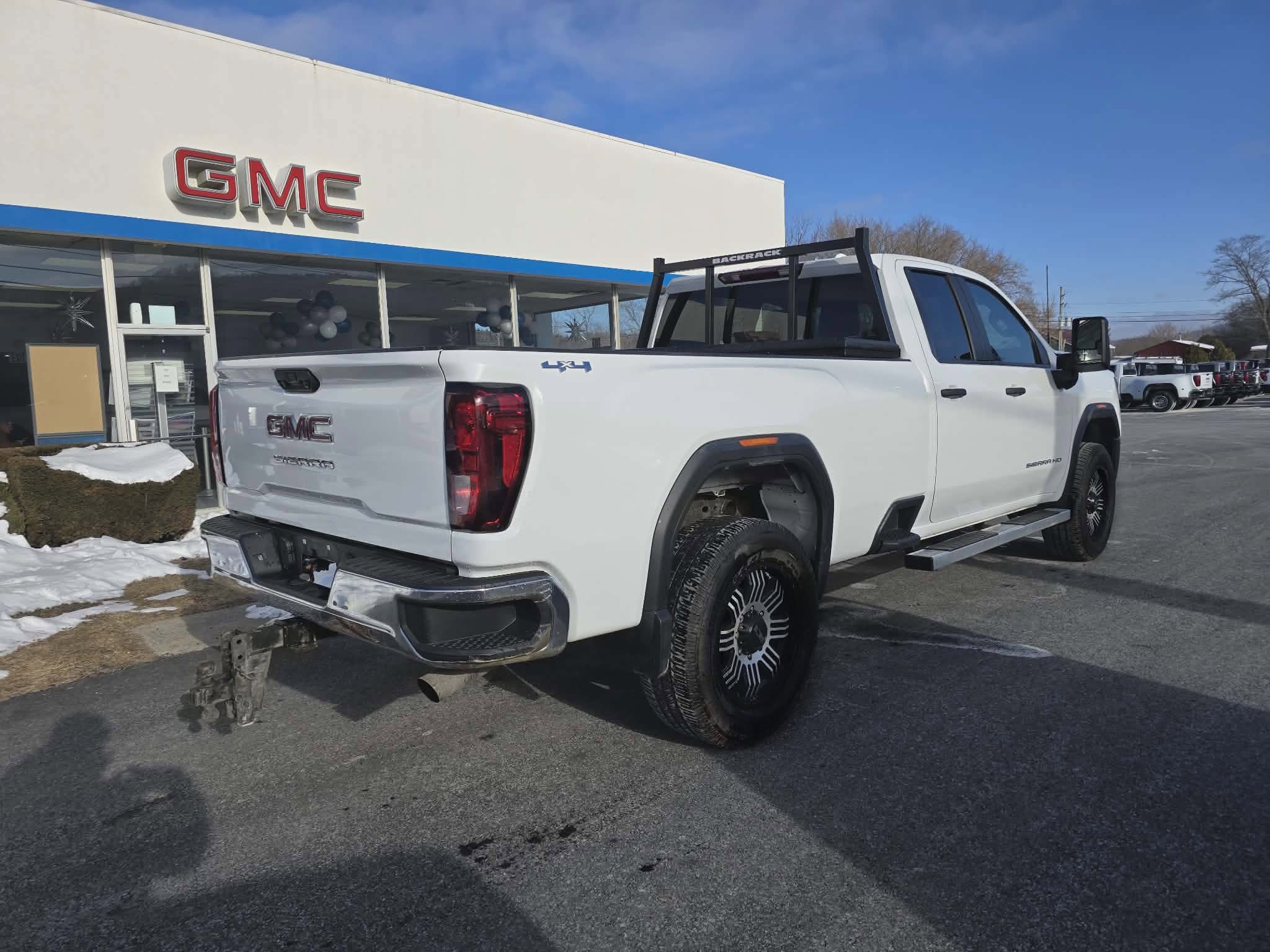 Used 2024 GMC Sierra 2500 Pro w/ Convenience Package image 3