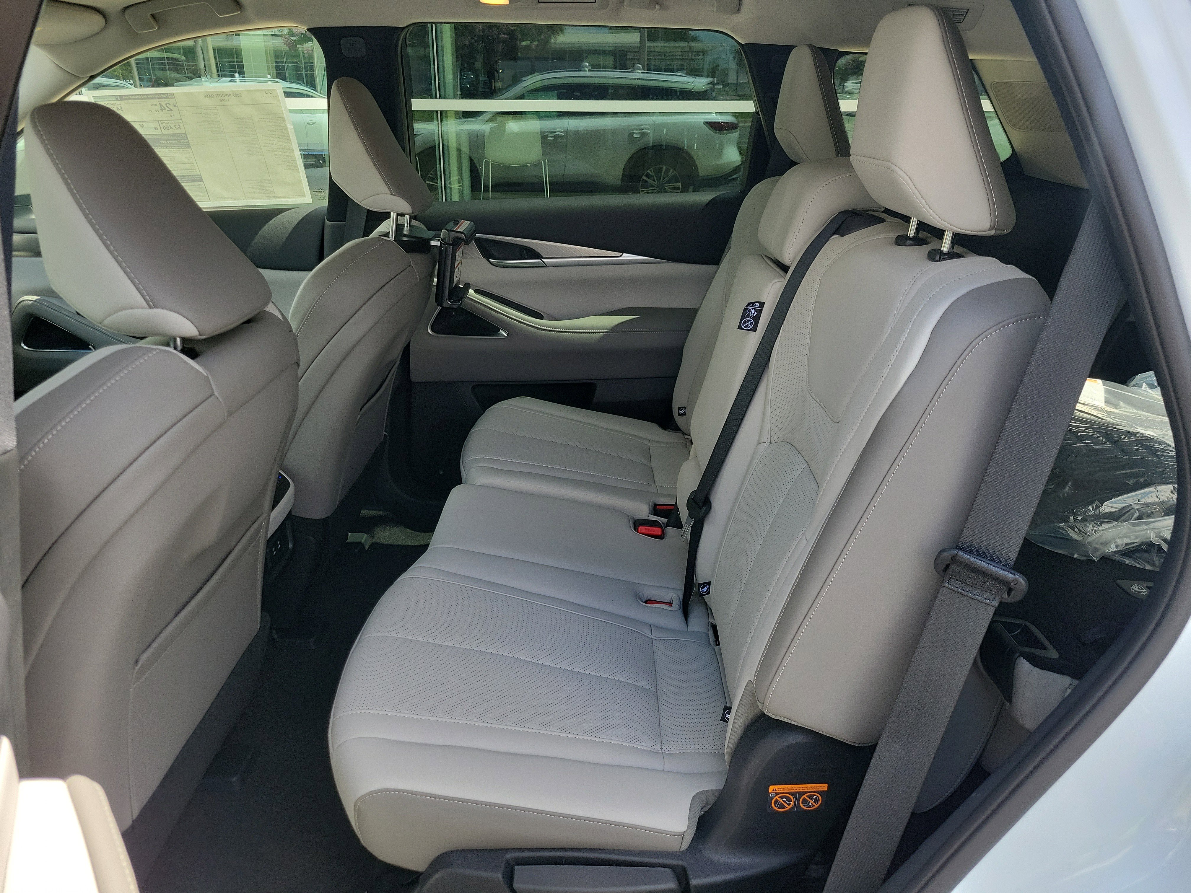 New 2027 INFINITI QX60 Luxe w/ Family Package FWD image 16