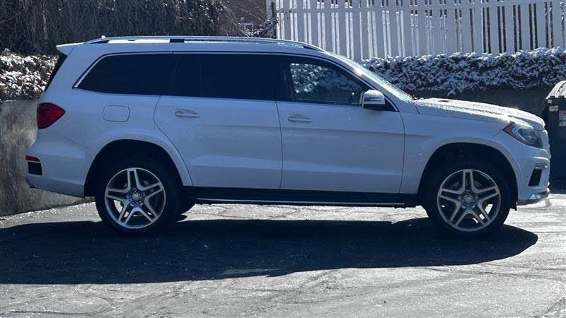 Used 2015 Mercedes-Benz GL 550 4MATIC w/ Driver Assistance Package image 6