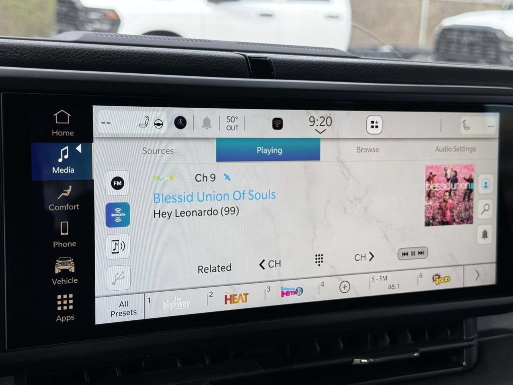 New 2026 Jeep Gladiator Sport AWD/4WD image 3